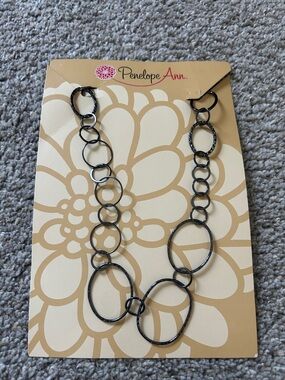 Penelope Ann Black Open-Link Oval Necklace